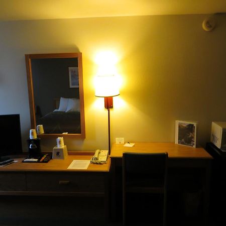 Super 8 By Wyndham Spearfish Quarto foto