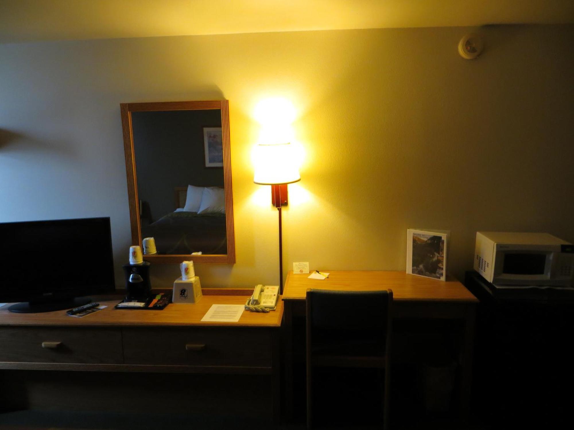 Super 8 By Wyndham Spearfish Quarto foto