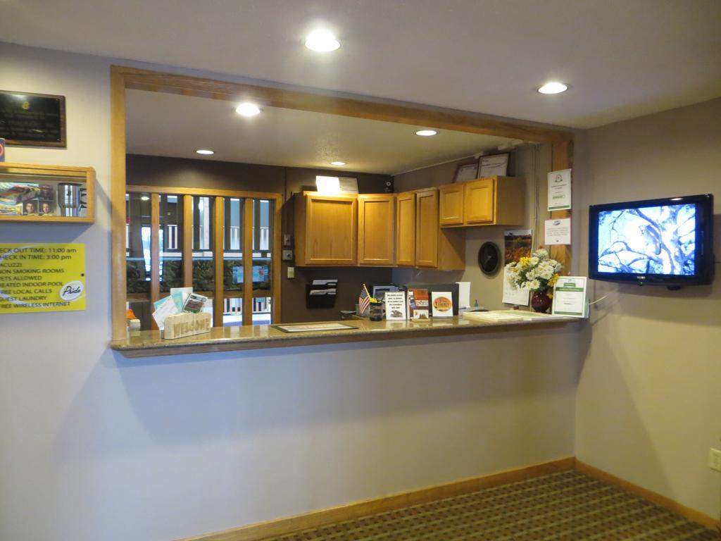 Super 8 By Wyndham Spearfish Exterior foto